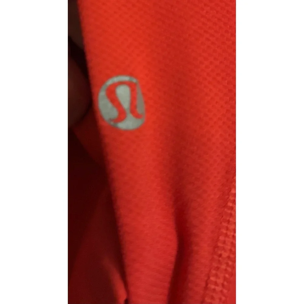 lululemon Womens Sz 6 Red Black White Stripe Capri Legging Athleisure Yoga Gym